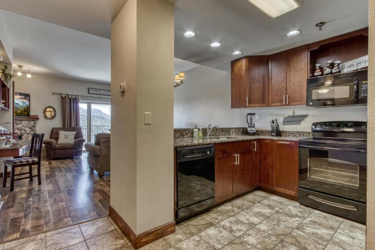 Gorgeous 2Bd 2Bth Condo With Mountain Views Pool Hot Tub Game Room Close To Parkway Пиджен-Фордж Экстерьер фото